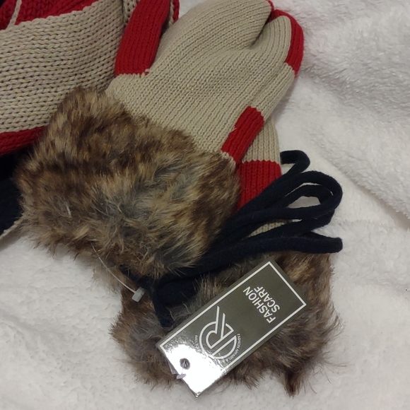 Infinity Scarf with Matching Gloves Red Tan Blue - Picture 3 of 11